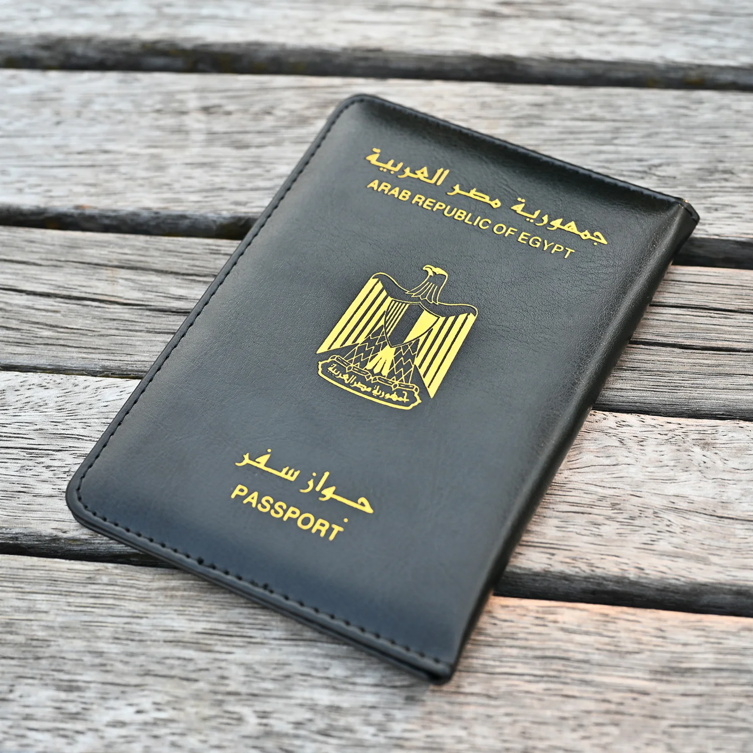 Capa para passaporte da Repúbl - Travel Accessories Egypt avaliação e preço