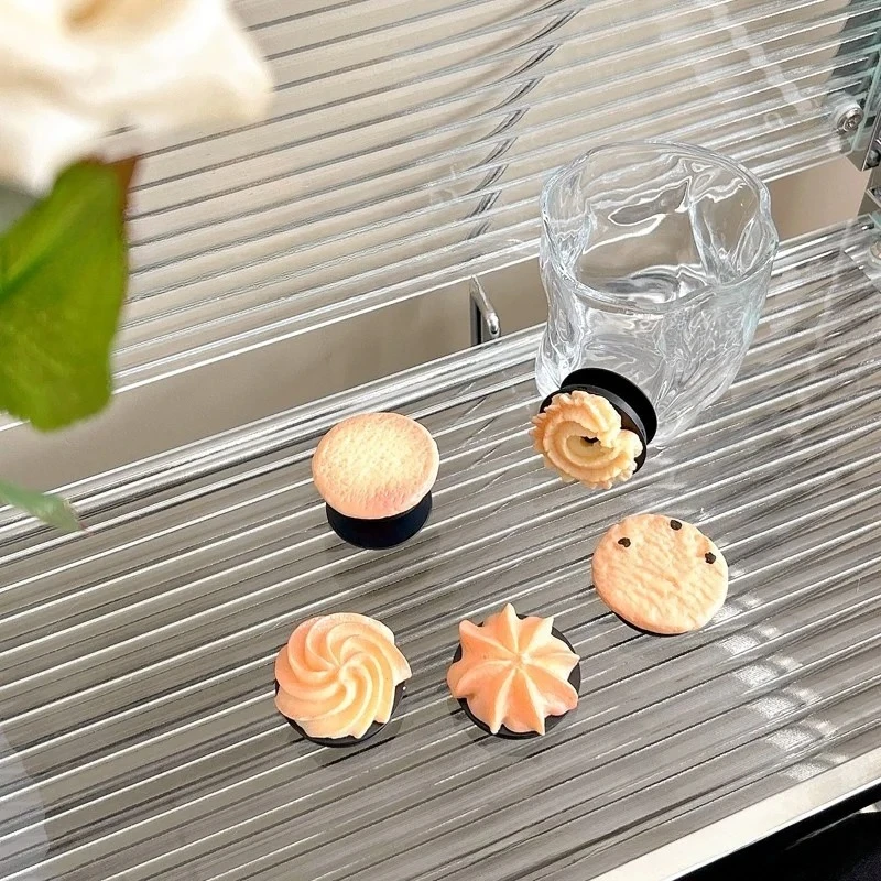 

Ins Cute 3D Emulated Cookies Griptok Bracket for IPhone Xiaomu Korean Lovely Universal Phone Holder Ring Support Stand Grip Tok