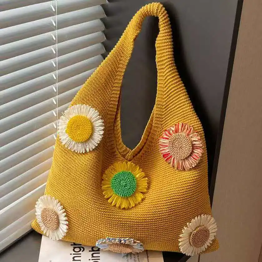 

2026 Large-capacity cute flower cotton women's bag perfect for outdoor use versatile and easy to pair single-shoulder handbag