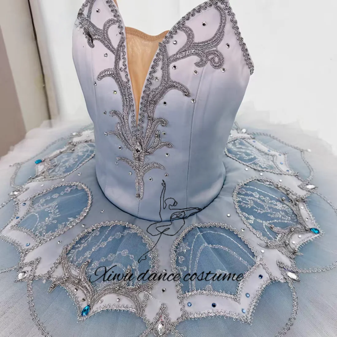 Costume de danse tutu de ballet brodé ombré bleu clair