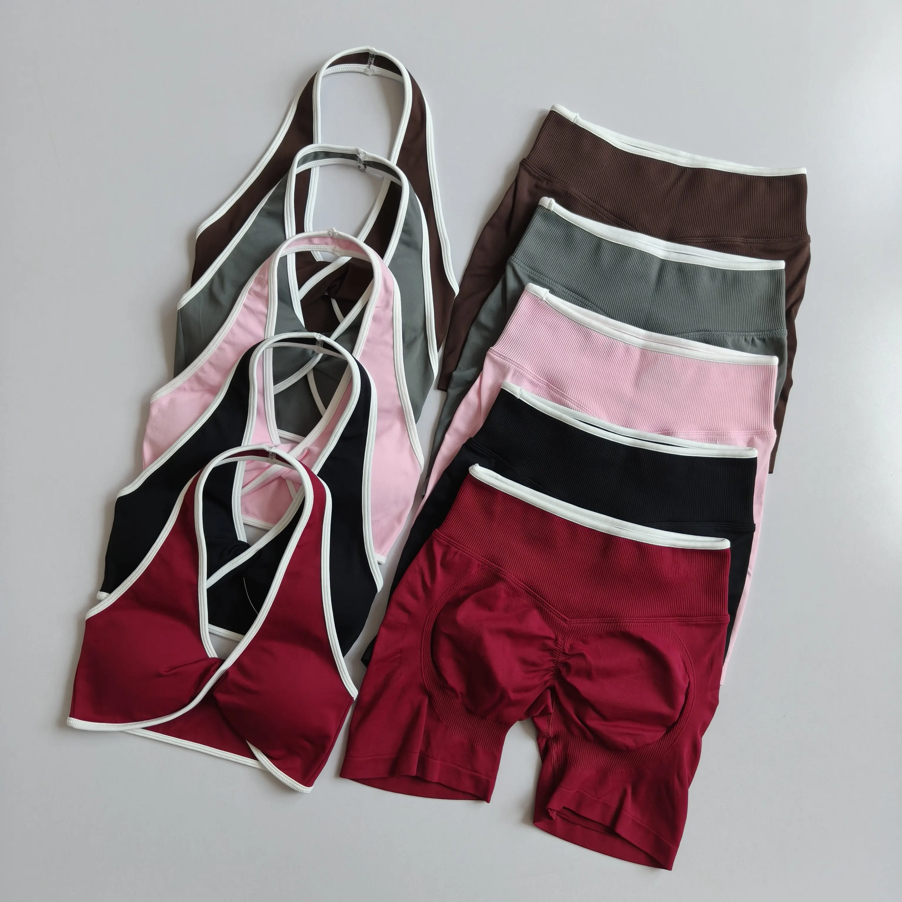 2-teiliges nahtloses Sport-Set mit Push-up-BHs für Damen, geeignet für Laufen und Aerobic, hochelastische, hüftformende Sport-Shorts. – Detail 2