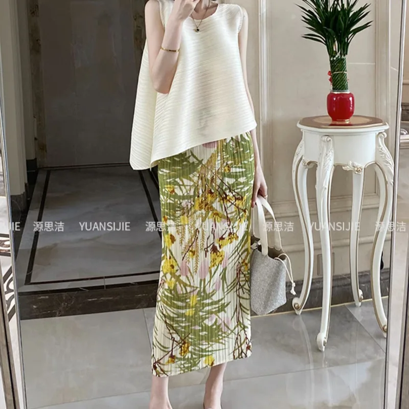 Women's Plus Size Summer New Arrival Elegant Classic Pleated Texture Lazy Style Floral Print Slit High Waist Slimming Skirt image 3