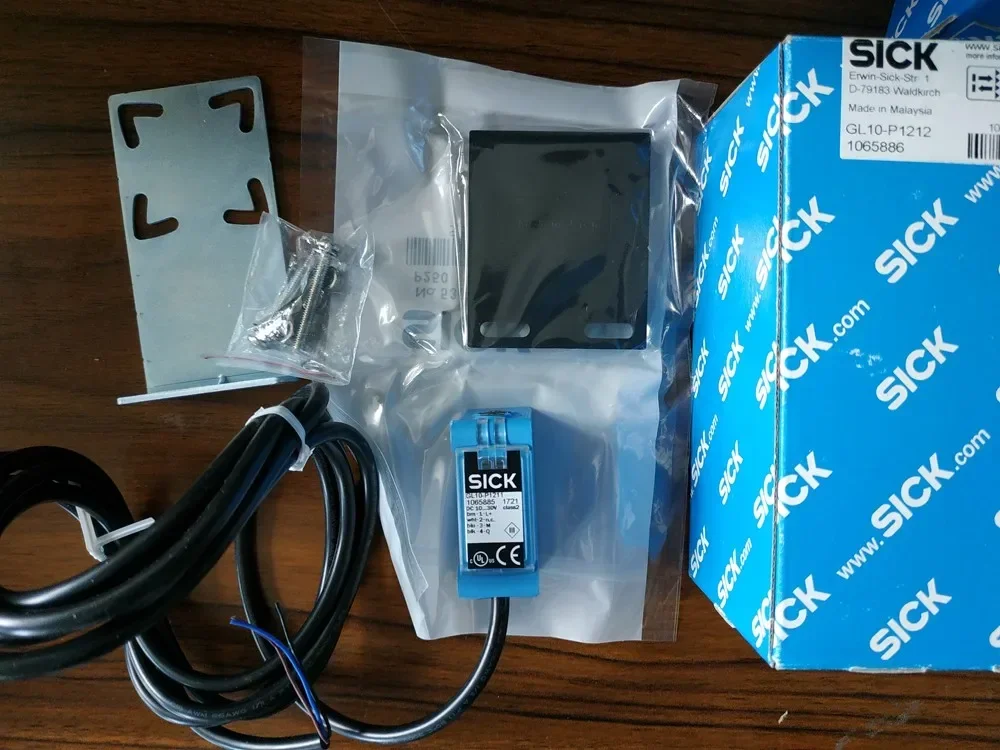 

GL10-P1212 Photoelectric Sensor G10 Series Block Photoelectric Switch PNP Output New Original Package GL10-P1212