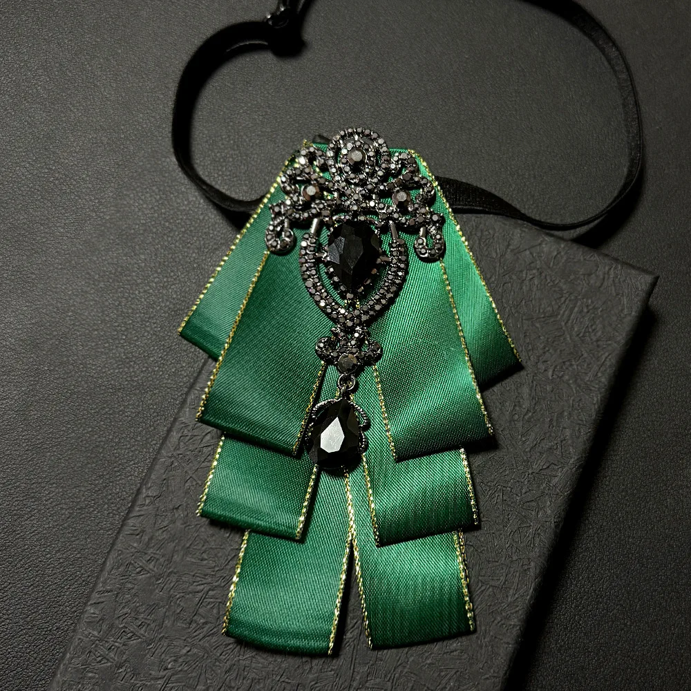 Wunderschöne mehrschichtige Strass-Schleife im britischen Stil für Anzüge, Bankette, Hochzeiten, Hemdkragen, handgefertigtes Glitzerfaden-Accessoire – Detail 3