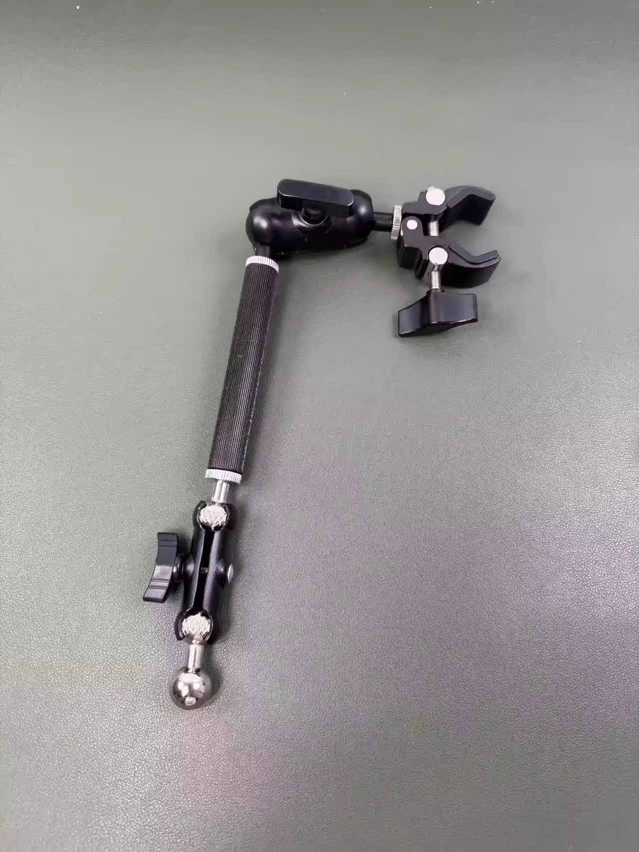 

360-Degree Rotating Metal Pea Clamp Phone Holder for Outdoor Fishing Wheelchair Lazy Live Streaming Stand Support Clamp