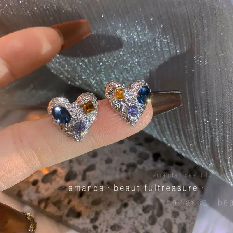 Zircon Starry Sky Love Stud Earrings European Woman Sweet Versatile Exquisite 925 Silver Needles Bursting with Diamond Jewelry