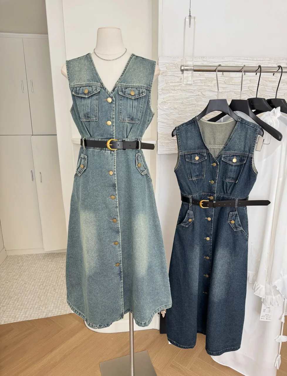 

2025 Summer Women's V-neck Sleeveless Cowboy Tank Top Dress Cool Girls Single Breasted Casual Street Office Slimming Dresses