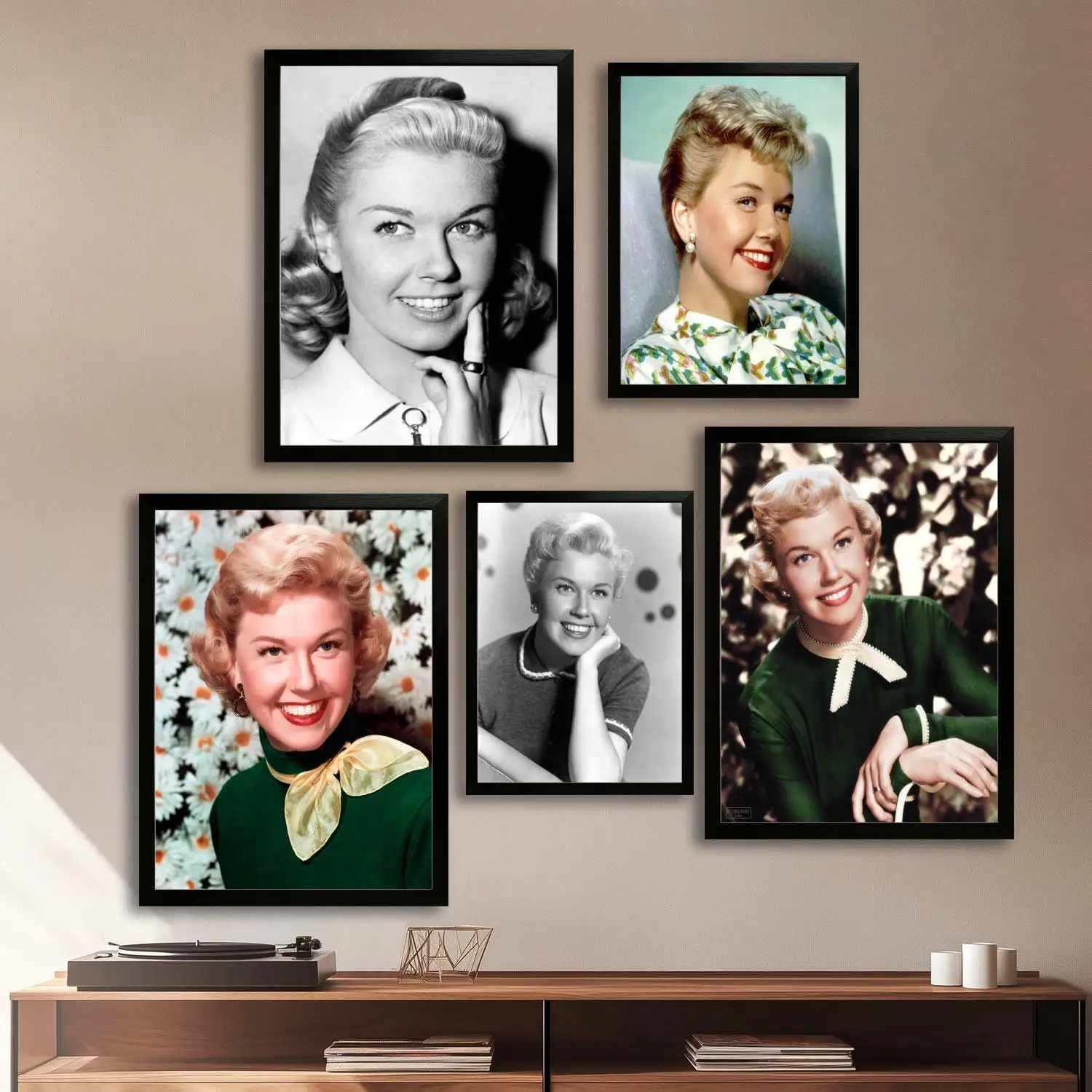 Doris Day Canvas Art Poster, Wall Art Picture Print, Modern Family Bedroom Decor Posters,Decorative painting