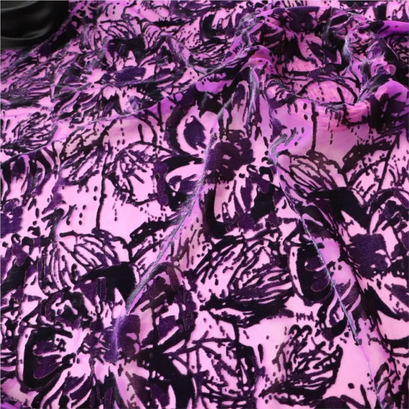 직조된 브로케이드 비스코스 프린트 무늬가 있는 벨벳 원단 잠옷 치파오