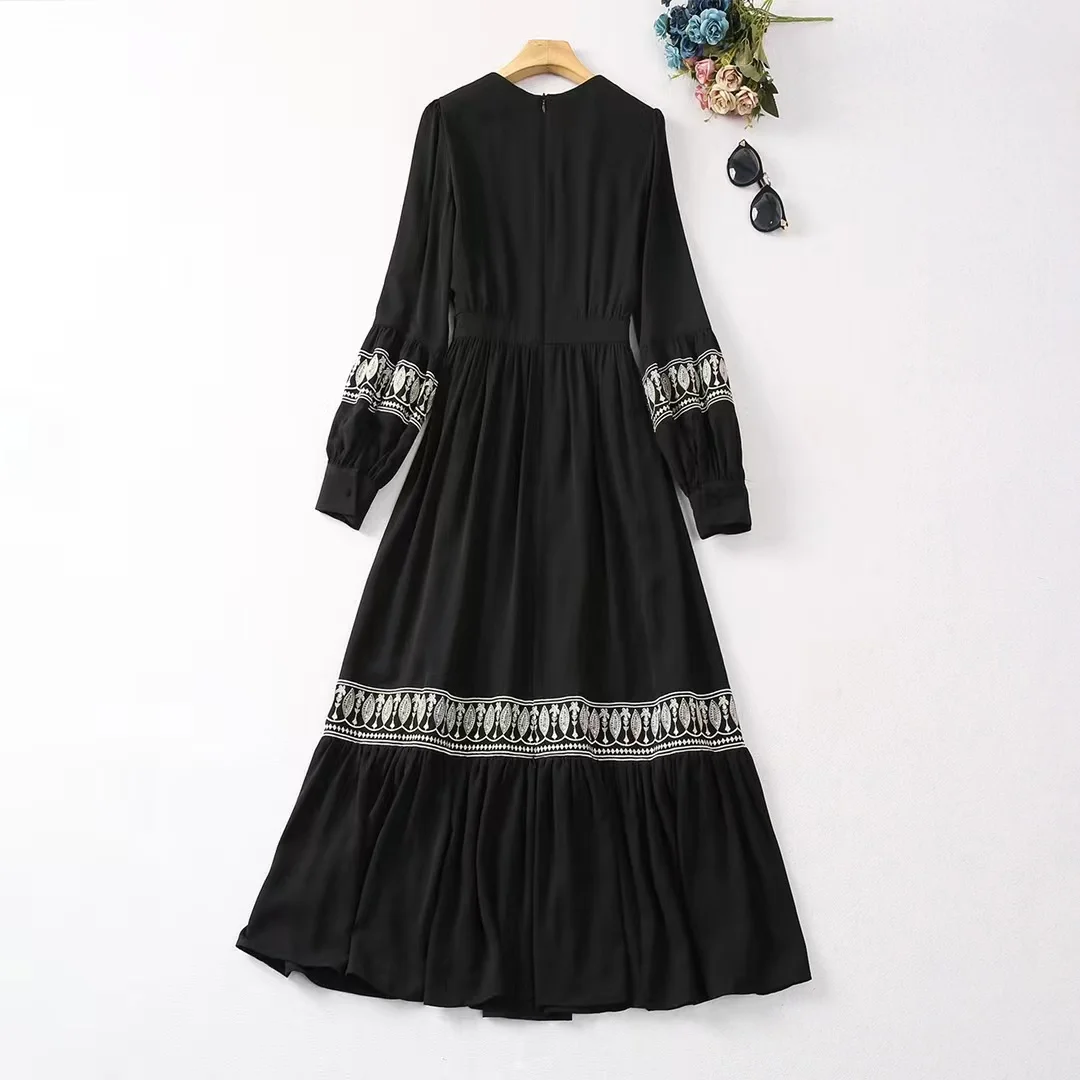 Europe and the United States women's 2024 winter new Long sleeve embroidered lantern sleeve fashion Pleated dress XXL