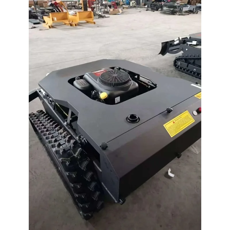 

Многофункциональная газонокосилка-мульчер на гусеничном ходу с полным приводом для обрезки и измельчения травы на фермах и виноградниках