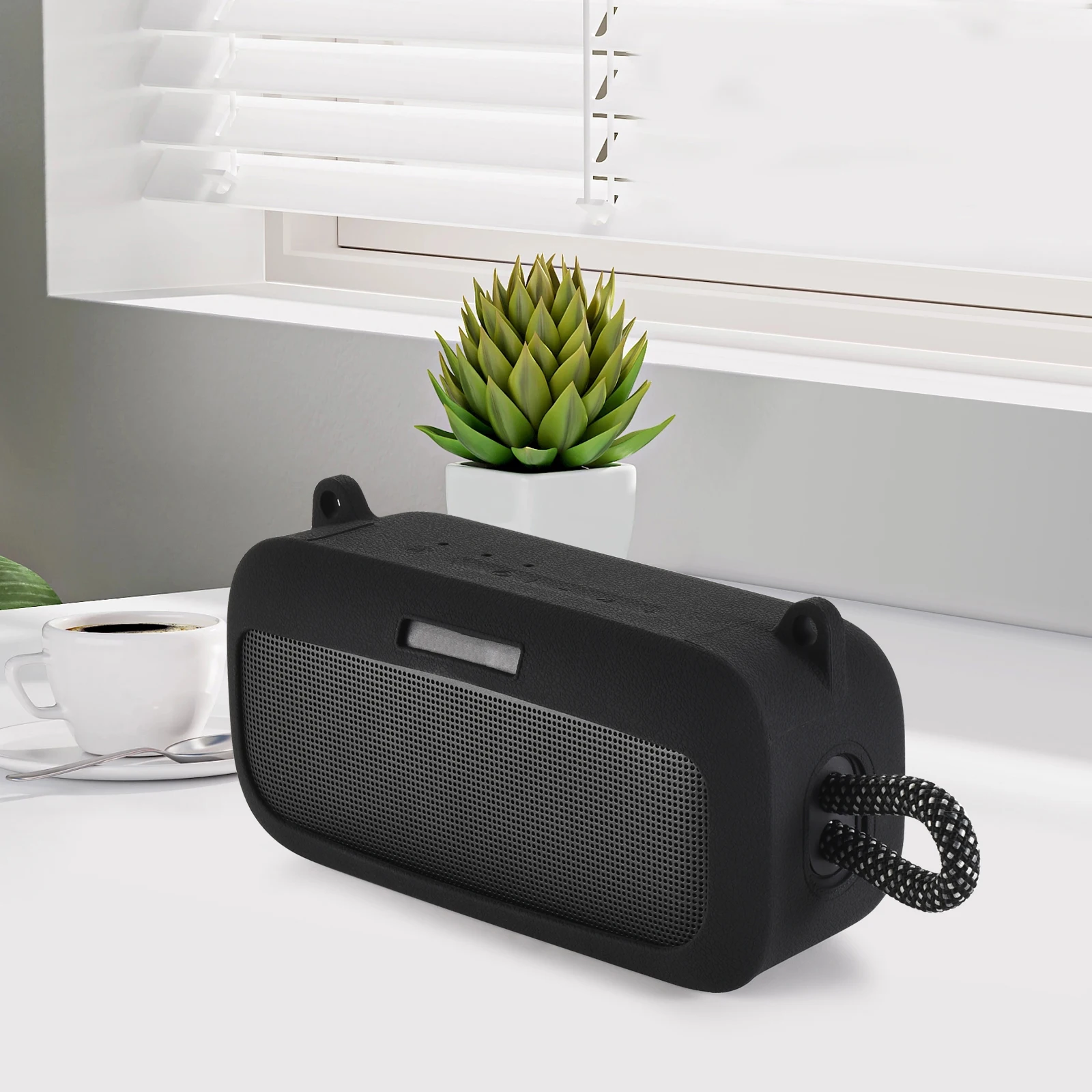 

Защитный силиконовый чехол для колонки Bose SoundLink Plus BT (черный)