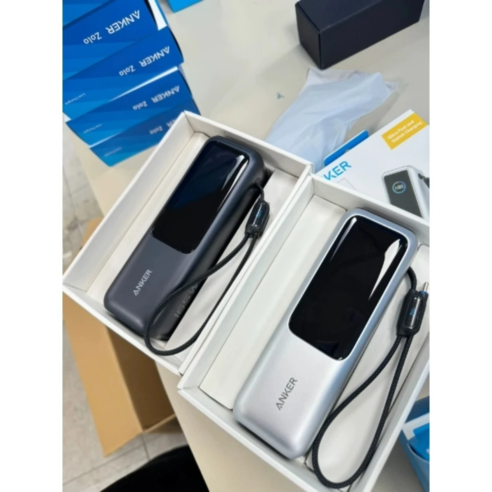 Banco de Energía Anker Zolo A1695 de 25000 mAh y 165 W con Cable USB-C Retráctil Integrado, Cargador Portátil de Carga Rápida para Teléfono y Laptop