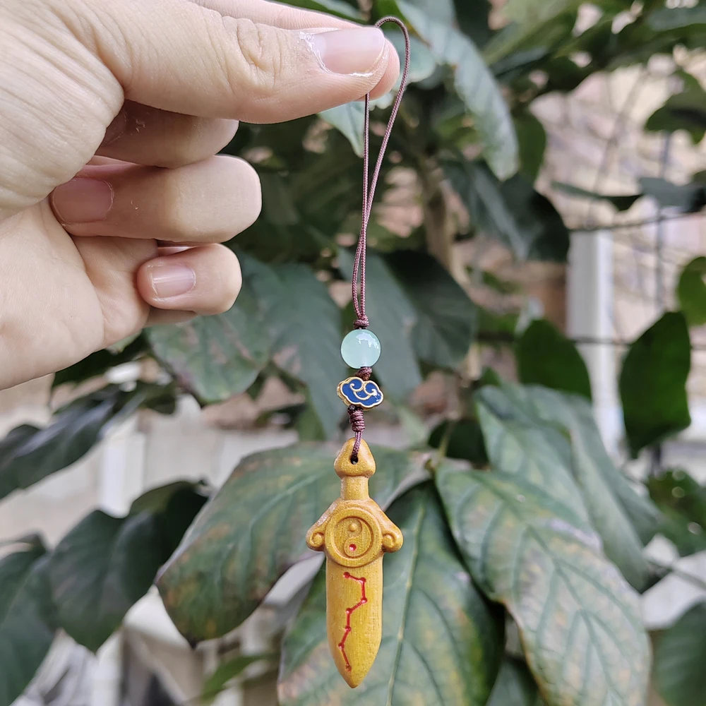 1 Pc Wooden Seven-Star Sword Pendant, Hand-Carved, Chinese Style, Traditional Style, Suitable for Christmas Decorations, Holiday Decorations, Personal Pendants, Office Pendants, Back-To-School Season Gifts, Birthday Gifts, New Year Gifts