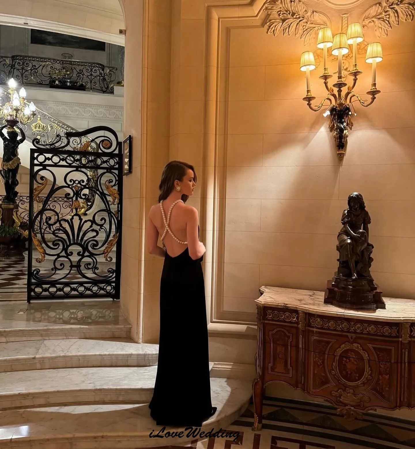 

Customized Sleeveless Women Prom Dresses Pearls Halter Elegant Evening Dresses Backless Sexy Women Party Dress Formal Gowns