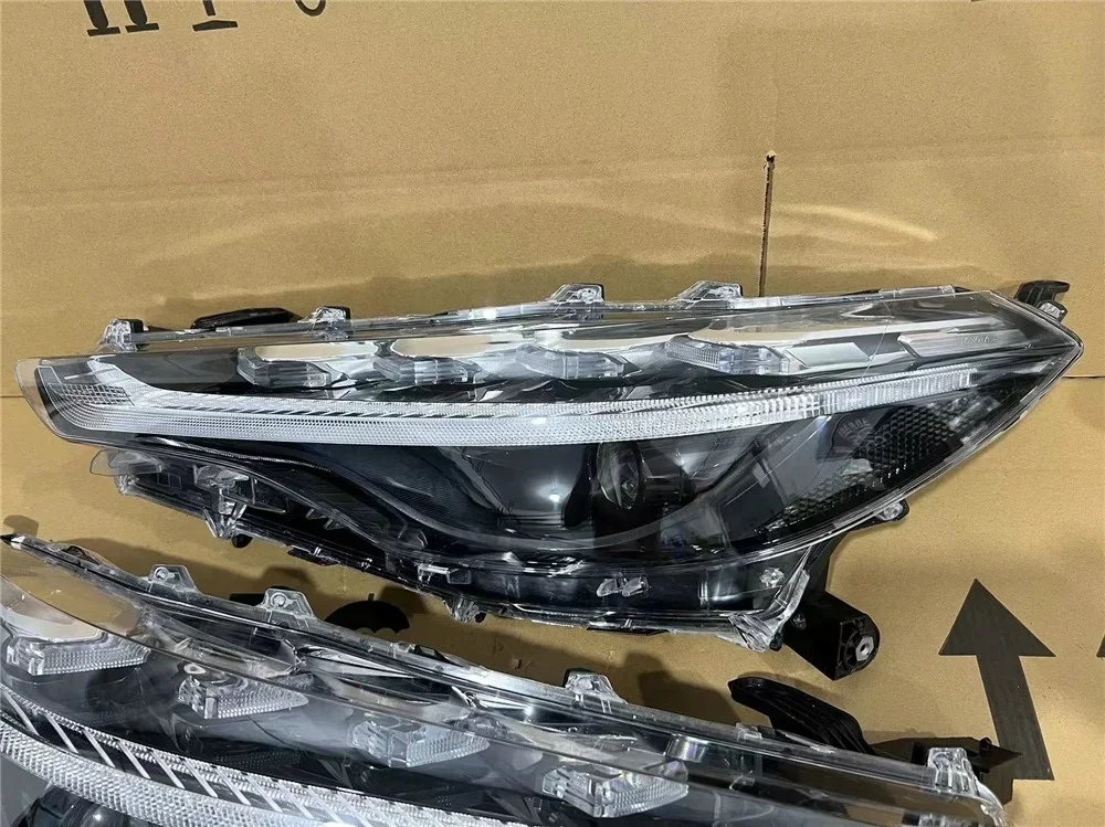 

# lHeadlamp Head Lamps Head Light Headlight for Toyota Camry 2021 2022 2023 Middle East Type Headlamp Black 12V CAR BODY PARTS