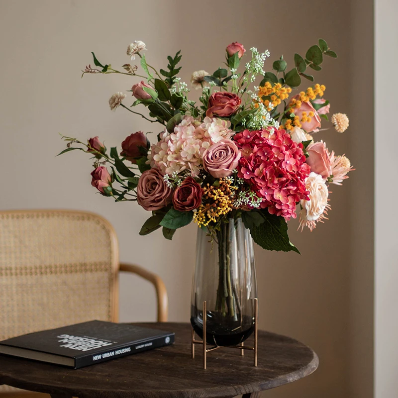 

American high-end simulated bouquet, fake dried flowers in the living room