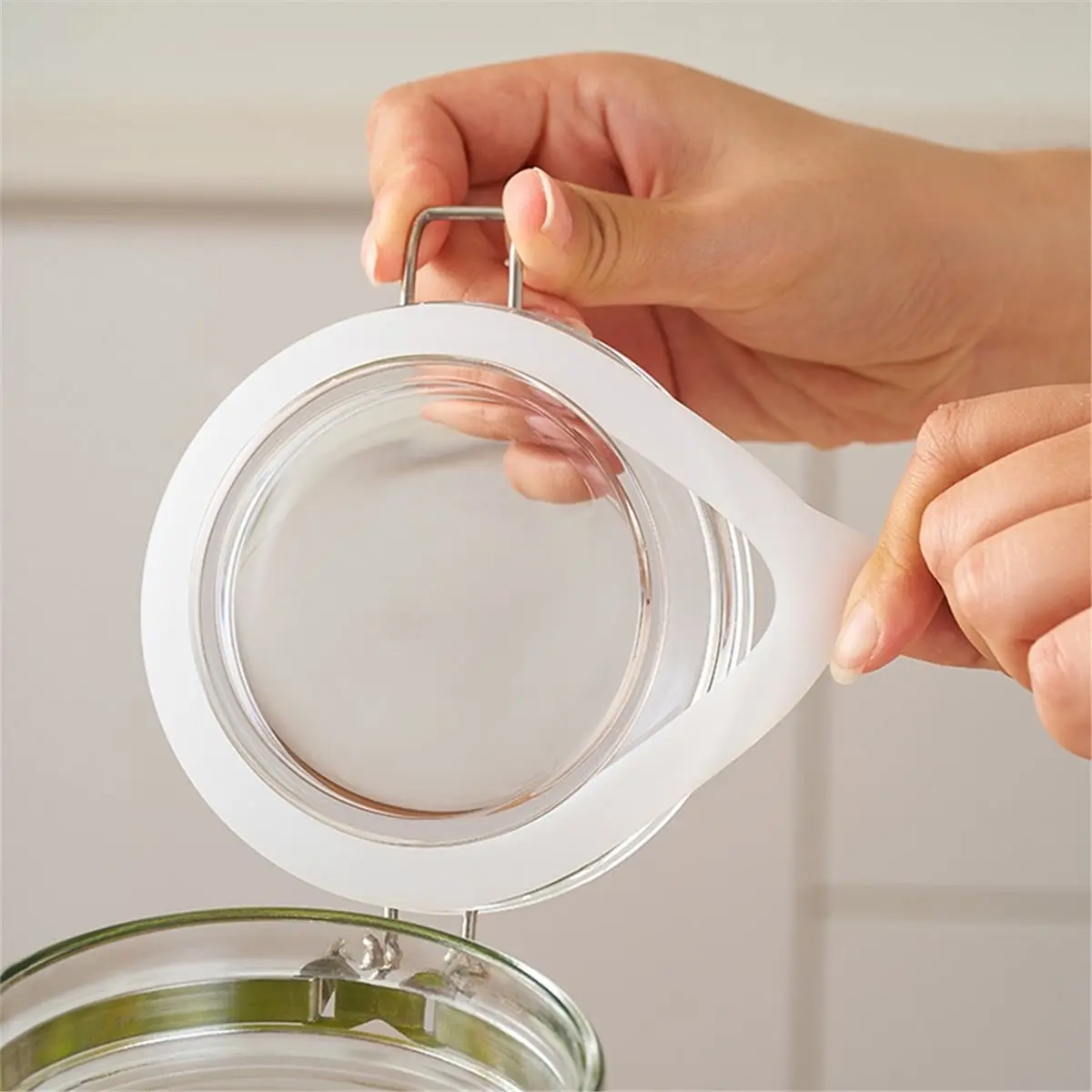 2026 New 68OZ Multi-Function Glass Pitcher Fermentation Tank Ideal for Coffee, Juice, and Other Beverages with Handle