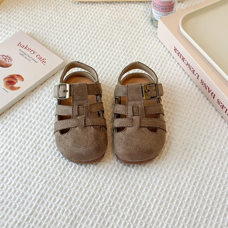 Sandalias de verano de cuero de ante para niños, zapatos de playa transpirables con tiras, zapatos planos de corcho para niños pequeños, zapatos planos informales de moda