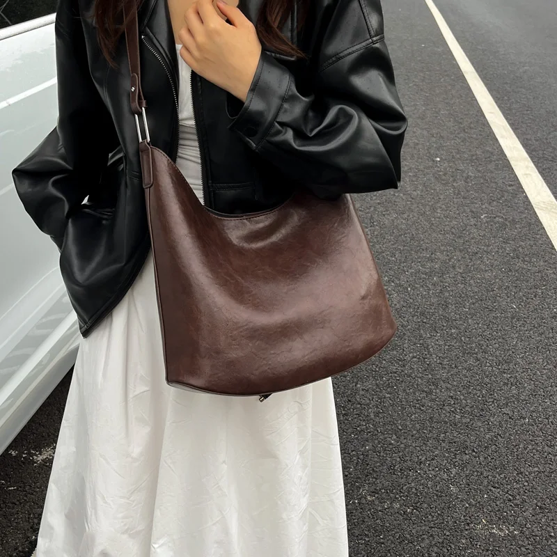 

Fashionable Women's Handbag Made of Fine Leather Boasting Casual Trendy Daily Look