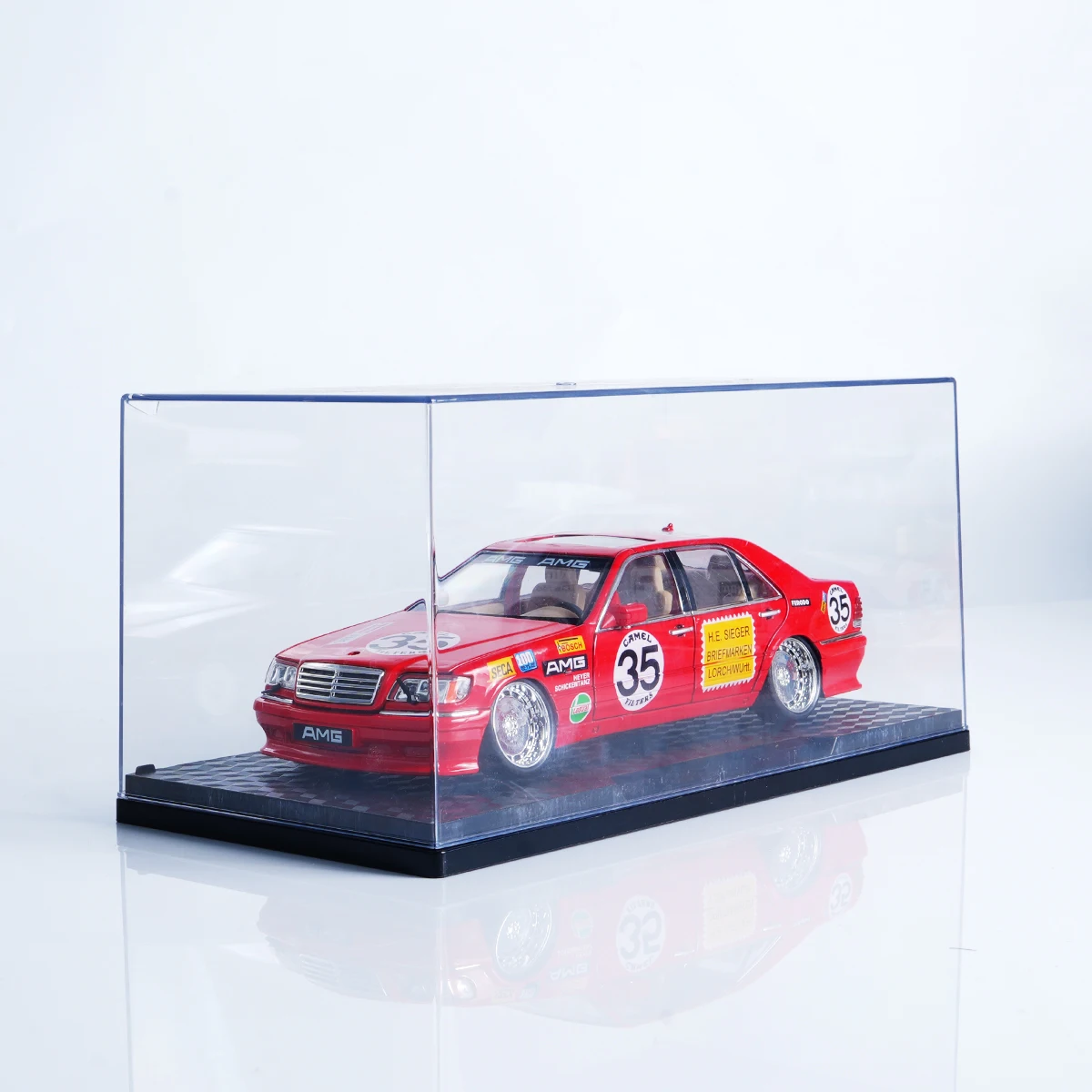 1:24 rood legering racewagenmodel, multi-print stickers, met geluid en licht, 4-wielige schokabsorptie, 6 deuren, pull back glide, jongensspeelgoed/ornament/festivalcadeau