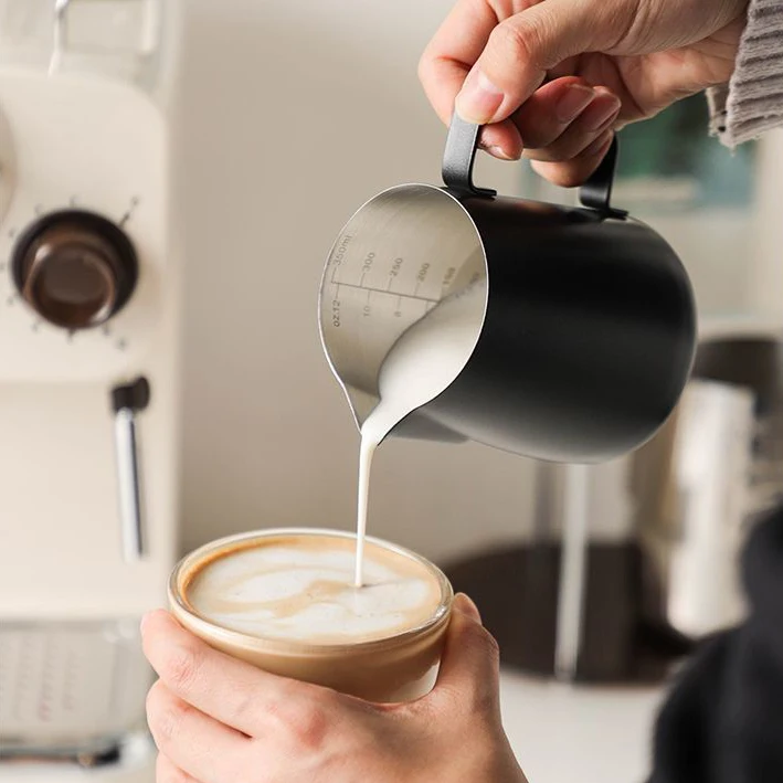 600ml Black Stainless Steel Milk Pitcher for Espresso Latte Art Cream Frothing Coffee Milk Creamer Coffee Machine Accessories