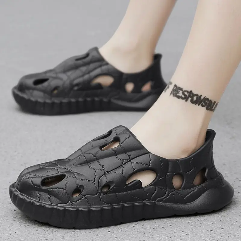 

Black Soft Hollow Closed Toe Male Shoe Sports Non-slip Luxury 2025 Men's Sandal New Design on Offer Comfortable Adult Hole Shoes