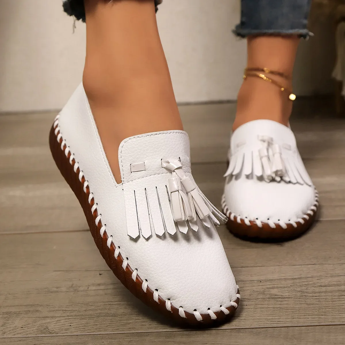 

Лоферы с кисточками, повседневные туфли с круглым носком, сшитая вручную подошва, женские однотонные туфли с одной педалью на мягкой подошве, большой размер