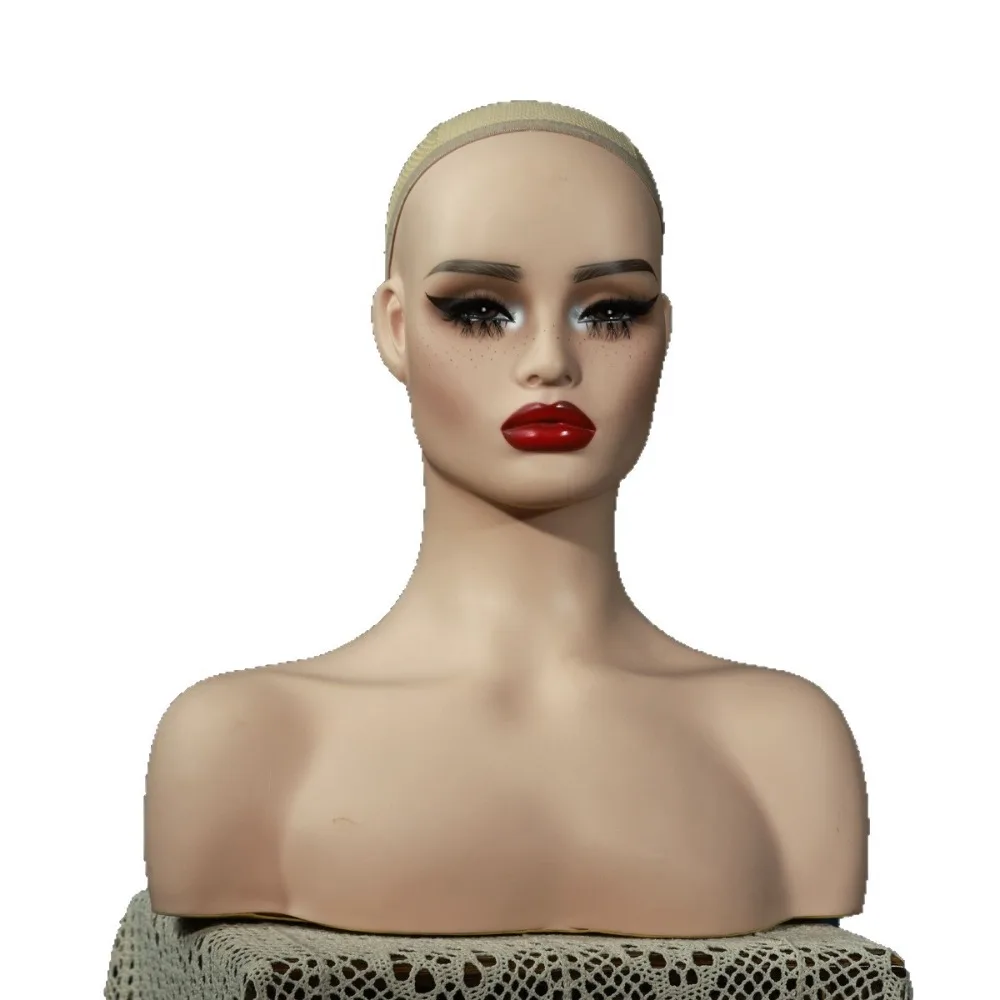 رأس عارضة أزياء أنثى واقعية مع أكتاف لعرض قبعة الشعر المستعار على الطراز الأوروبي