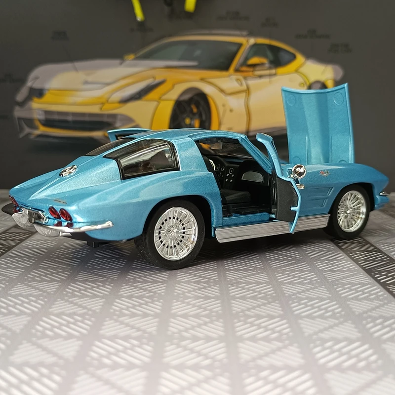 1:32 simulation Chevrolet Corvette C2 alloy car model, doors can open has simulated sound and lighting functions, rich details view 5