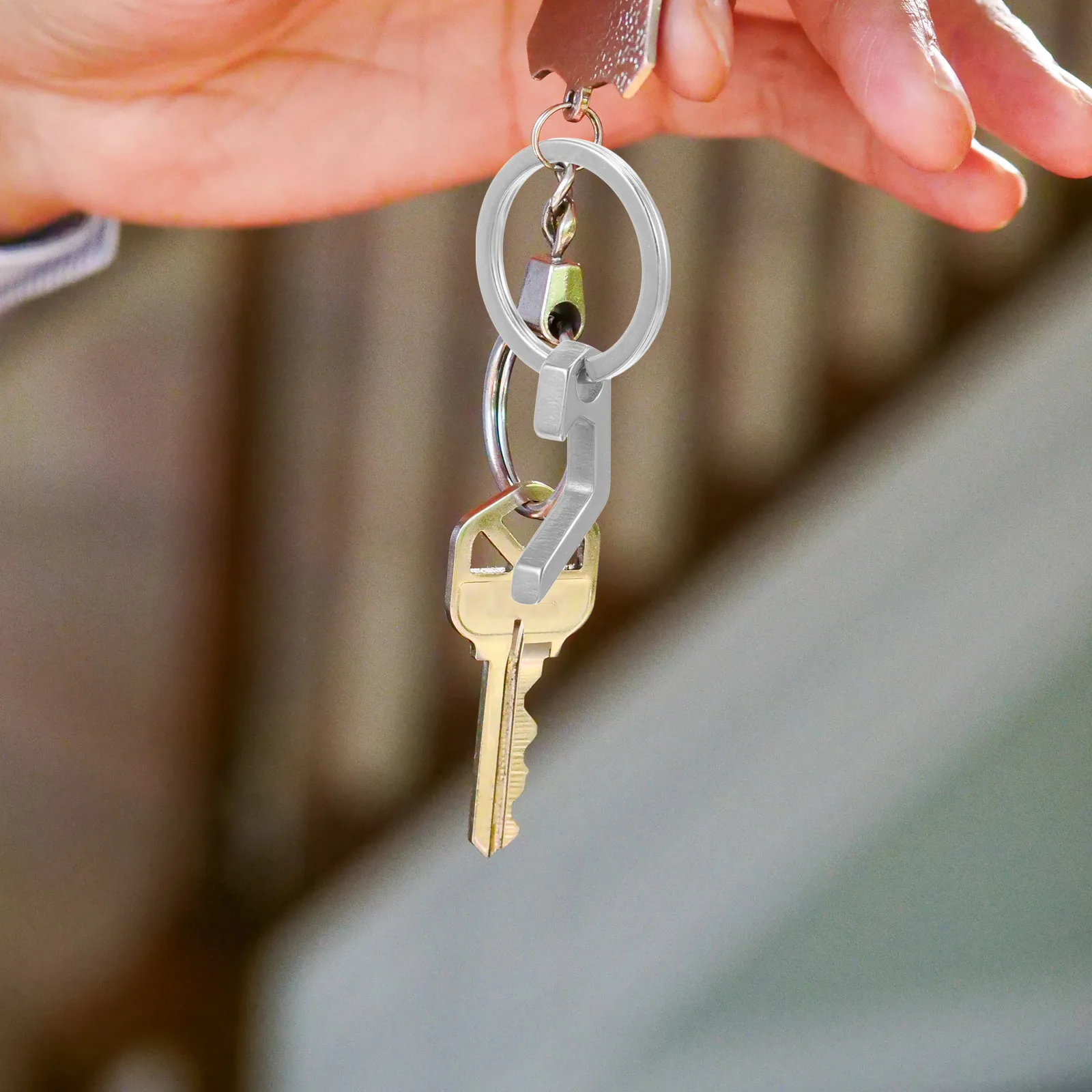 

4pcs Stainless Steel Bottle Opener Keychain Portable Beer Accessories Wear resistant Multifunctional Kitchen Manual