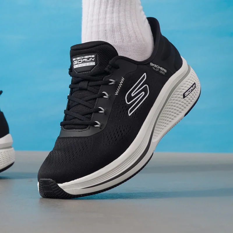 

Мужские кроссовки Skechers для бега, весна-лето, новинка, с высокой амортизацией, на шнуровке, 220853-BKW