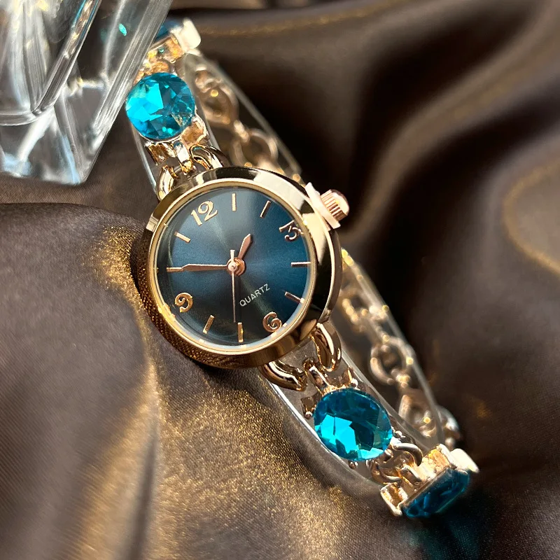 ZH192 Orologio da donna alla moda con cuore profondo del mare Bracciale squisito con orologio al quarzo di lusso leggero intarsiato con diamanti, orologi da donna