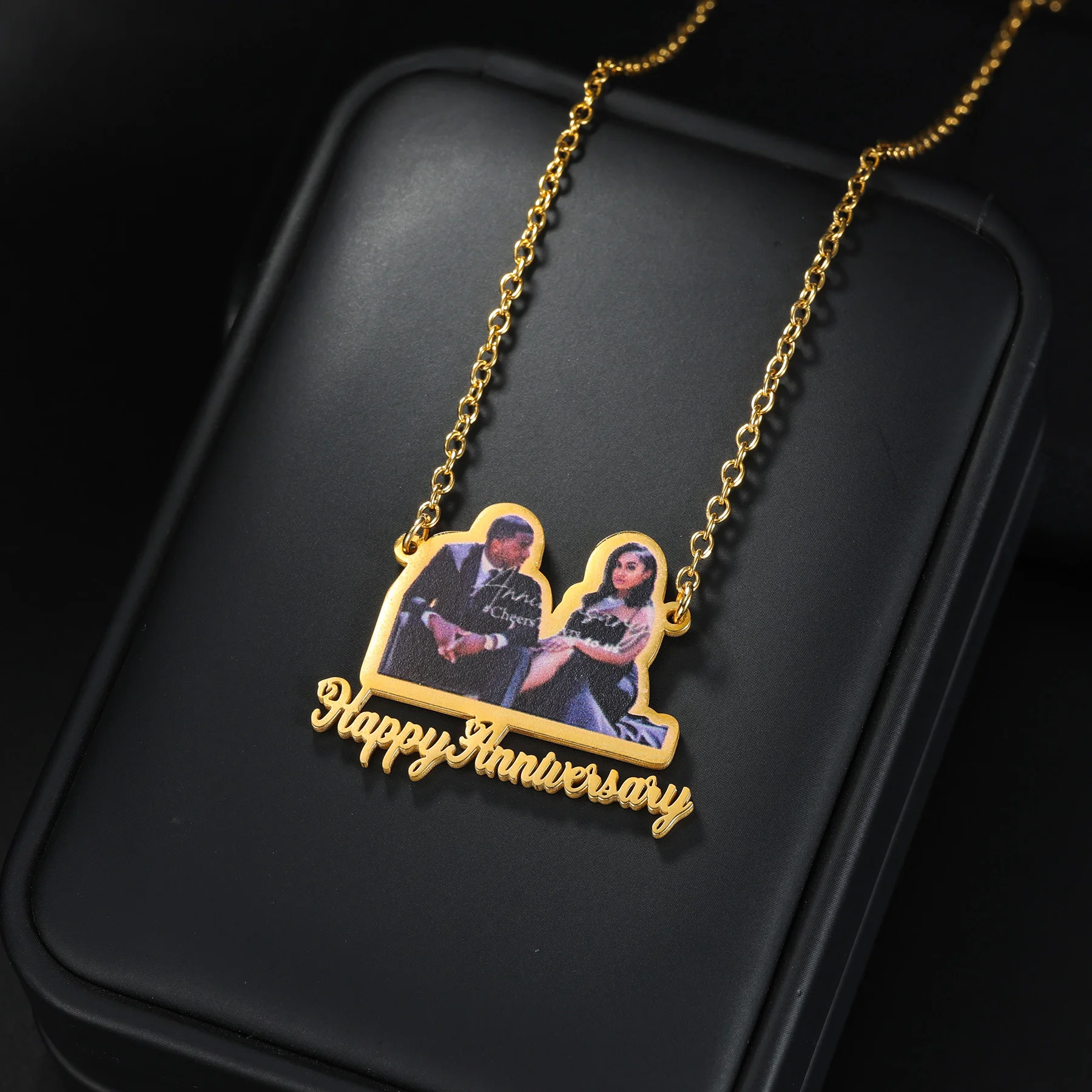 

New Fashion Custom Photo Man Necklaces Stainless Steel Personalized Name Picture Pendant for Woman Couple Family Jewelry Gifts