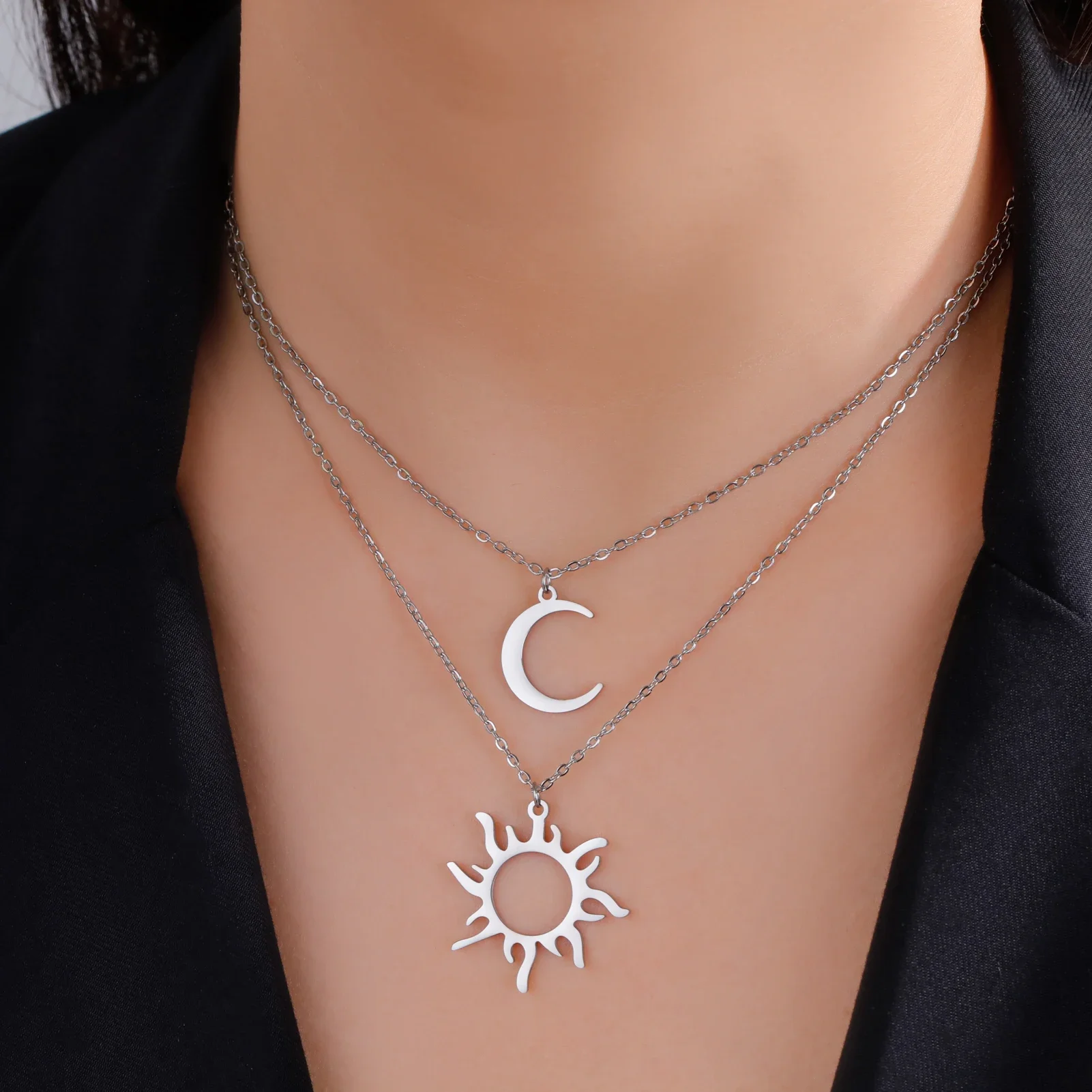 Skyrim Sun Totem e Luna Collana con ciondolo Donna Moda Acciaio inossidabile Catena clavicola Gioielli Amici Regalo Nuovo all\'ingrosso