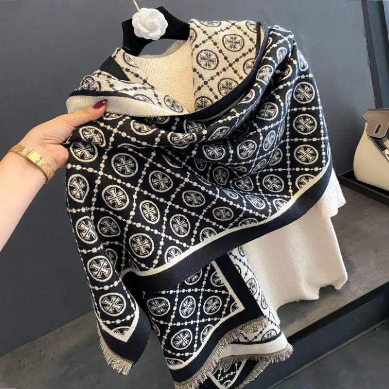 Luxury Winter Classic Long Cashmere Shawl Women Thickened Letter Warm Pashmina Scarf Female Shawl Wraps Thick Foulard Bufanda