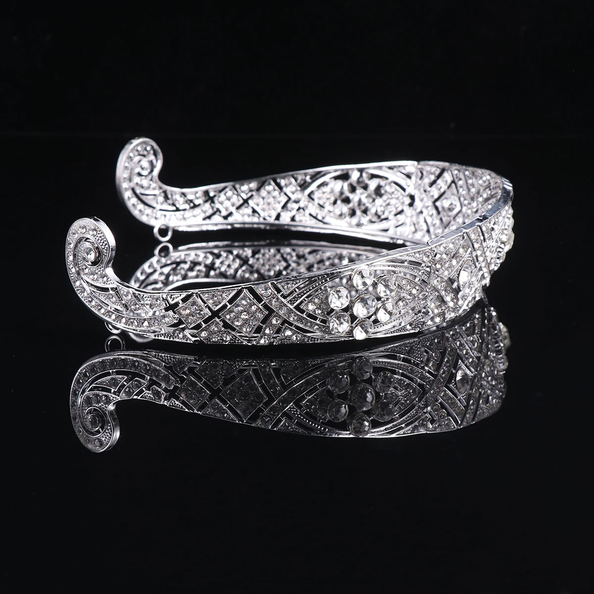 

Baroque Crown Rhinestone Hair Hoop Wedding Accessories Free Size Elegant Classic Design Bright Decorations for Bride Party Prom