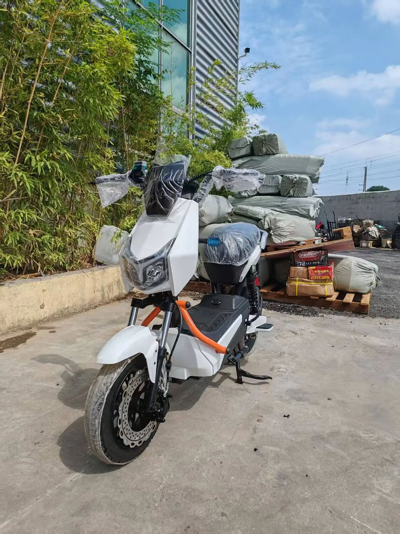 Adult Electric Motorcycle Brushless Streetbikes 3-Speed Bare Bike Long Range Fast Ebike Charging Big Tires