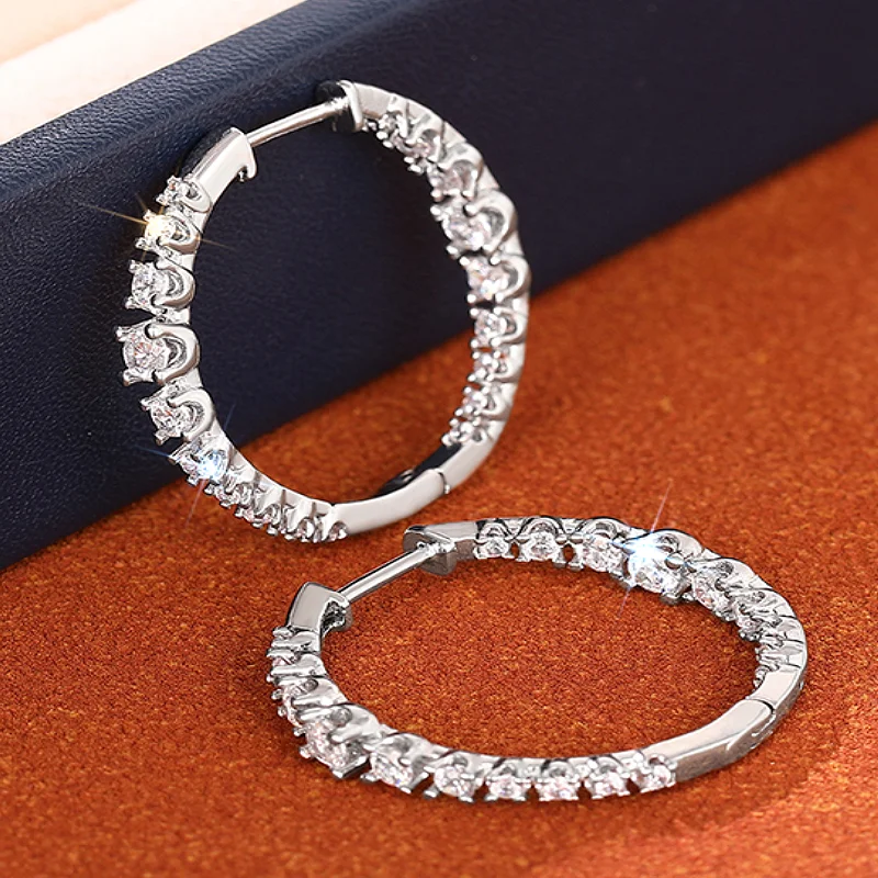 Huitan Exquisite elegante silberfarbene helle runde CZ-Creolen mit Kreis für Frauen, tägliche Hochzeit, Verlobung, trendiger Schmuck