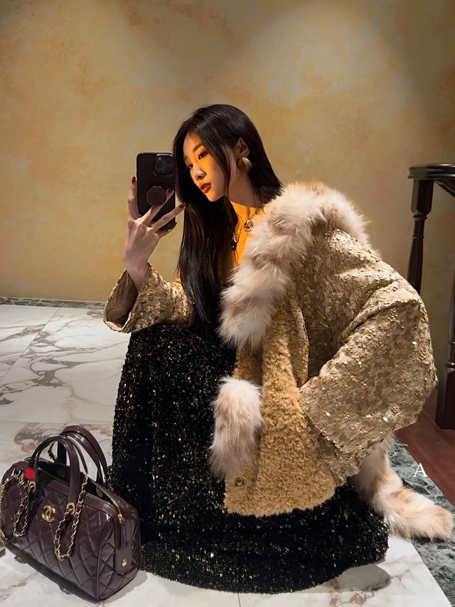 

Новая китайская куртка Sanji Bla Flower в стиле «Маленький аромат», утепленная, с пайетками, свободного кроя, корейская, для повседневной носки, хлопковое пальто