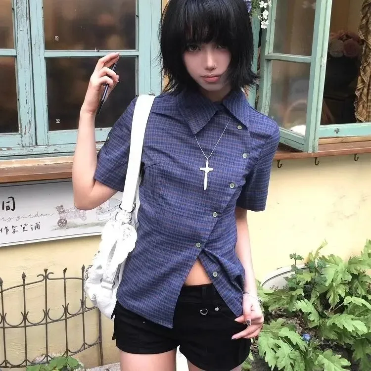 Chemise décontractée à carreaux Vintage pour femmes, manches courtes, Y2k, hauts japonais des années 2000, chemise d'été irrégulière américaine rétro des années 90