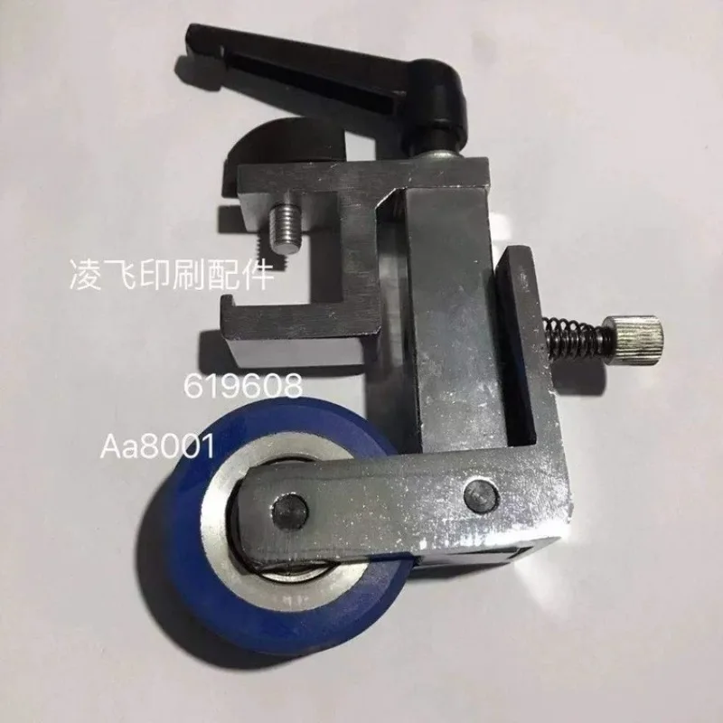 Laminating machine diagonal paper guide wheel correction wheel adjustment wheel