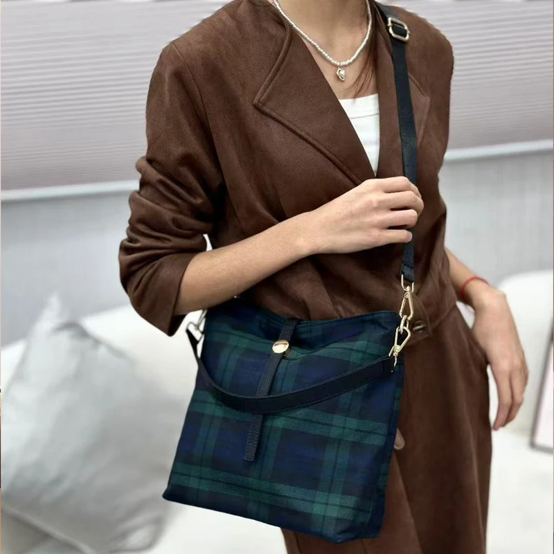 

Purse for Women Large Hobo Bag Multiple Pockets Tote Handbags Casual Work Travel Bucket Bag Adjustable Quilted Strap