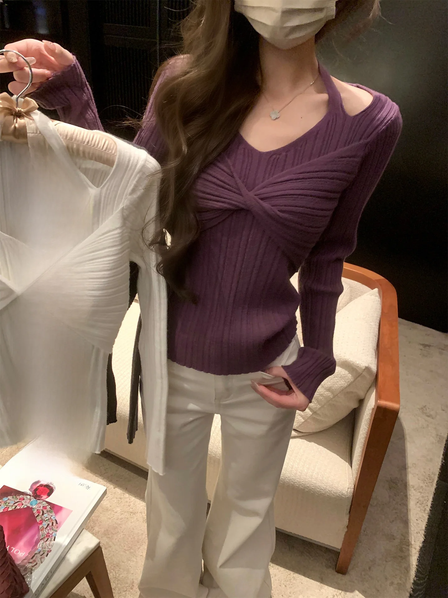 

Spring New Three-Color Knotted Long Sleeve Knitted Base Shirt Women's Korean Style Soft Medium Gauge V-Neck Warm Top