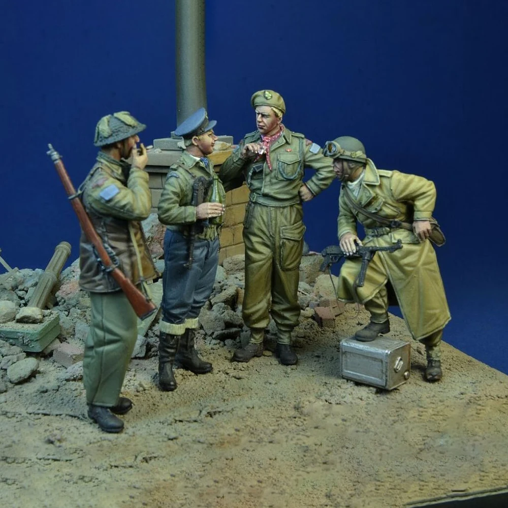 1/35 Resin Model Figure Kits GK , Four People，No Scene，Military Theme，Unassembled And Unpainted，135RCL