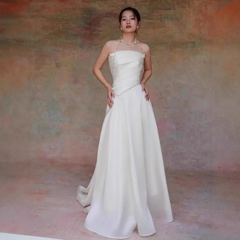 

French satin light wedding dress with strapless design simple small tail welcome dress bridal exit veil small tail customized