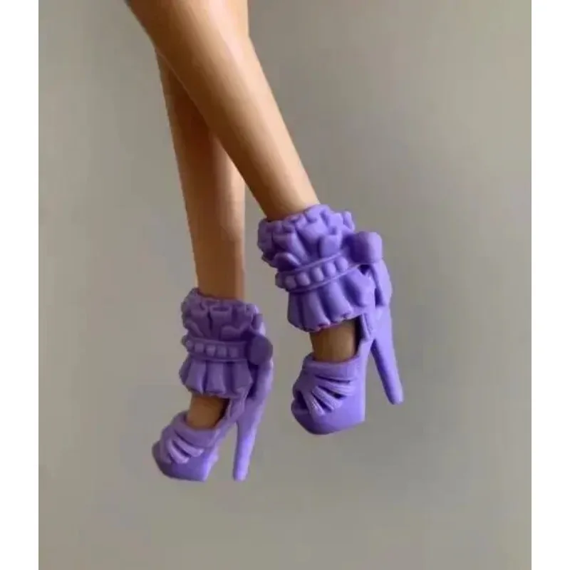 TA154  Toy beautiful sports shoes For your 1/6 regular small foot  Bbie dolls