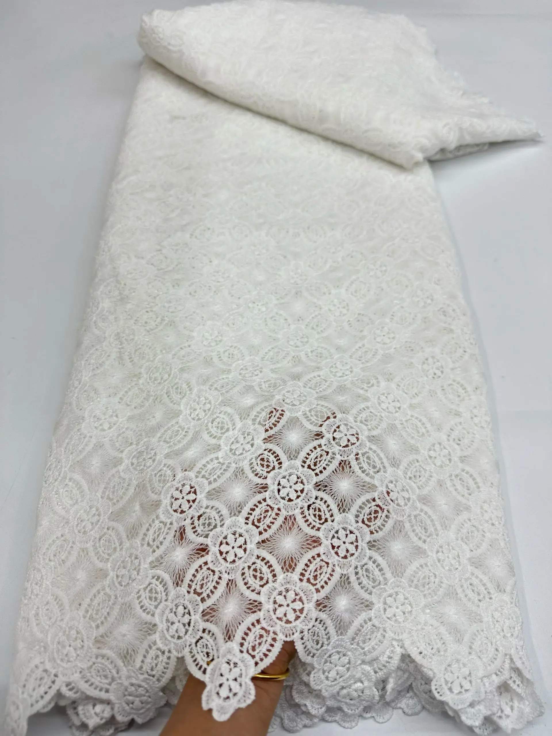 

Новейшая белая кружевная ткань из молочного шелка, африканское гипюрное кружево, 2026, высококачественная нигерийская водорастворимая кружевная ткань для женщин, KR26114