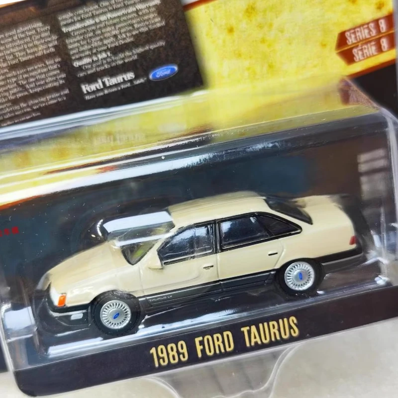 

Greenlight 1:64 Vintage Ad Car Series 8 - 1989 Ford Taurus 39110-E Collectible Toys Small Gift Model Wall Hanging
