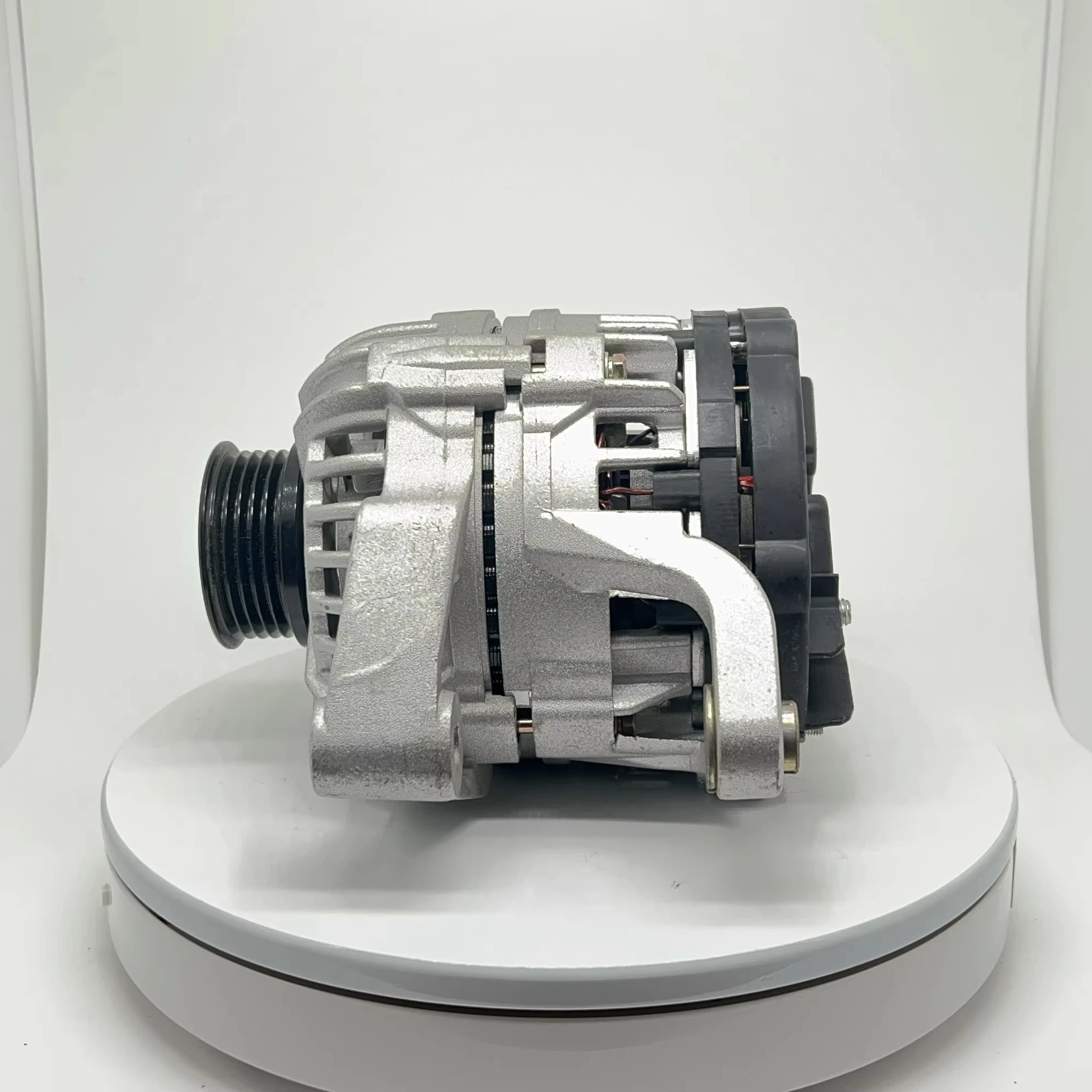 

Hot Selling High Quality Cheap Price Reasonable Silvercolor Engine 12V 70A Car Alternator Assembly EXEN SHB-603